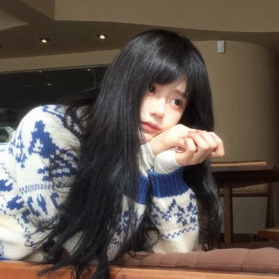 女孩的钓鱼慢活